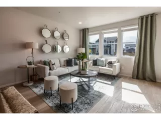 Photo #2: 1005491 Listing