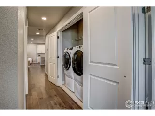 Photo #6: 1005542 Listing