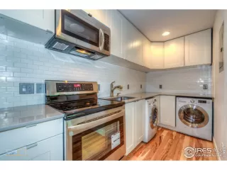 Photo #3: 1005572 Listing