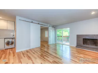 Photo #4: 1005572 Listing