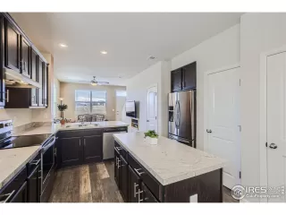 Photo #4: 1005593 Listing