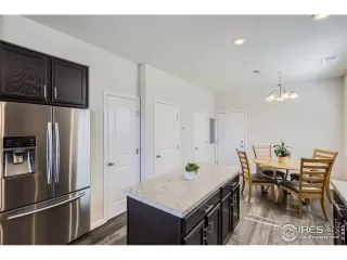 Photo #6: 1005593 Listing