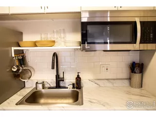 Photo #6: 1005646 Listing