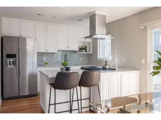 Photo #1: 1005695 Listing