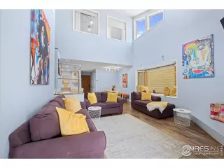 Photo #2: 1005709 Listing