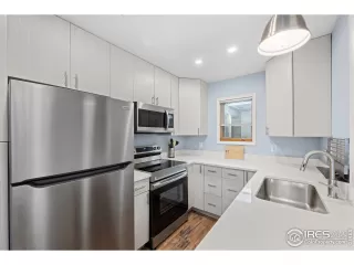 Photo #3: 1005709 Listing