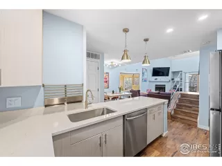 Photo #6: 1005709 Listing