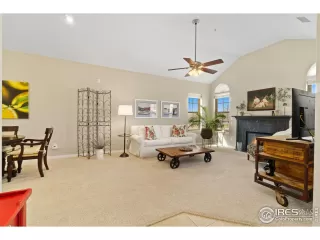 Photo #4: 1005797 Listing