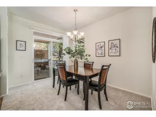 Photo #4: 1005823 Listing