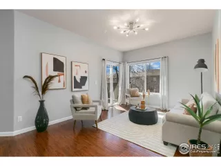 Photo #6: 1005869 Listing