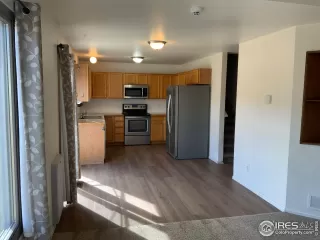 Photo #4: 1005889 Listing