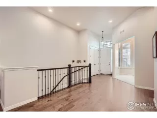 Photo #6: 1005892 Listing