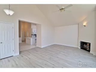 Photo #6: 1005922 Listing