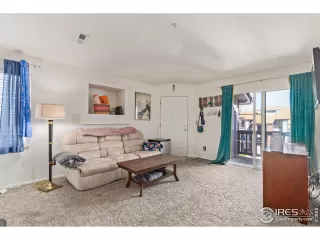 Photo #2: 1005923 Listing