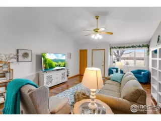 Photo #5: 1005937 Listing