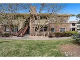 Photo #4: 1005945 Listing