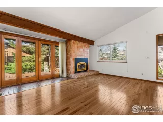 Photo #6: 1005982 Listing 