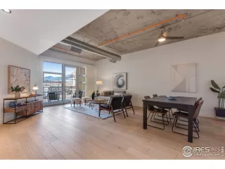 Photo #6: 1005986 Listing