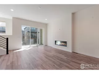 Photo #4: 1006019 Listing