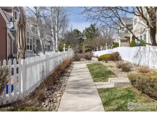 Photo #5: 1006069 Listing