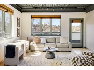 Photo #2: 1006204 Listing