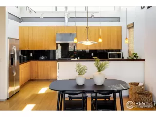 Photo #5: 1006204 Listing