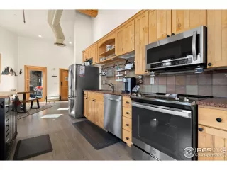 Photo #4: 1006239 Listing