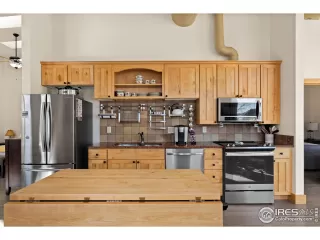 Photo #5: 1006239 Listing