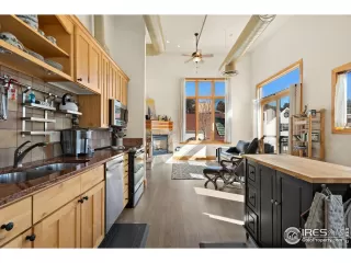 Photo #6: 1006239 Listing