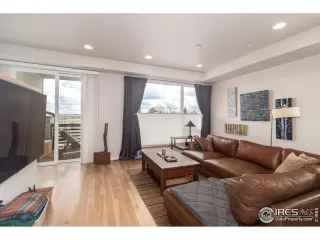 Photo #5: 1006288 Listing