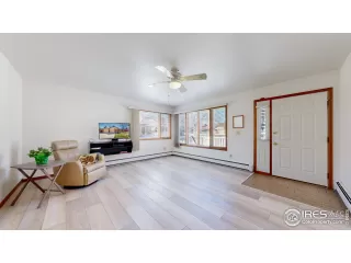 Photo #2: 1006298 Listing