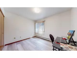 Photo #6: 1006298 Listing