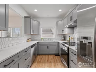 Photo #5: 1006319 Listing