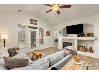 Photo #5: 1006380 Listing