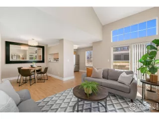 Photo #6: 1006433 Listing