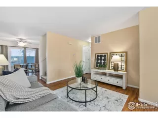 Photo #2: 1006486 Listing