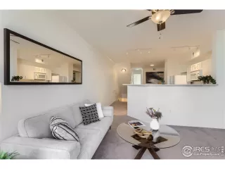 Photo #6: 1006499 Listing