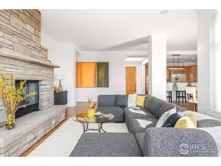 Photo #2: 1006536 Listing