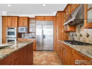 Photo #6: 1006536 Listing