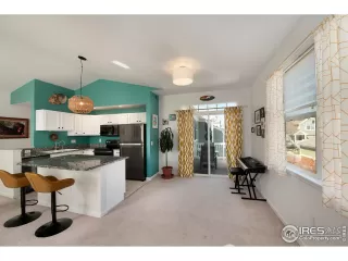 Photo #6: 1006541 Listing