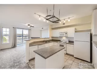 Photo #4: 1006548 Listing