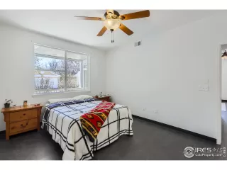 Photo #4: 1006586 Listing