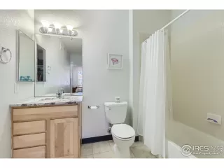 Photo #6: 1006586 Listing