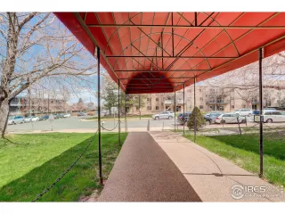 Photo #3: 1006596 Listing