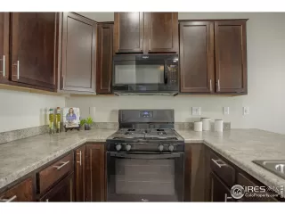 Photo #4: 1006600 Listing