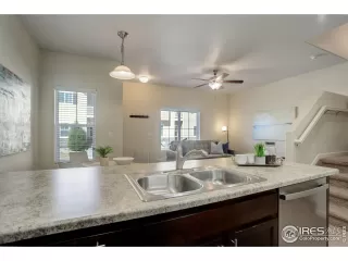 Photo #6: 1006600 Listing