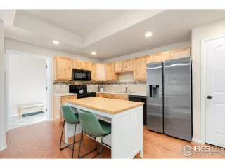 Photo #4: 1006626 Listing