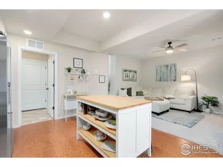 Photo #6: 1006626 Listing