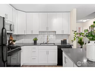 Photo #5: 1006634 Listing