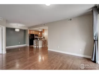 Photo #3: 1006659 Listing